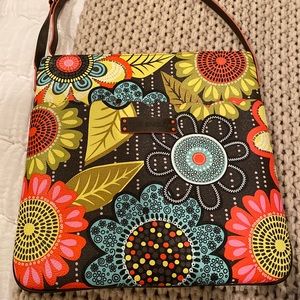Vera Bradley Crossbody comes with key pouch
